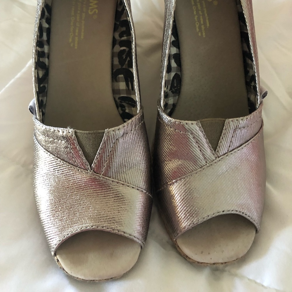 TOMS Metallic Wedges